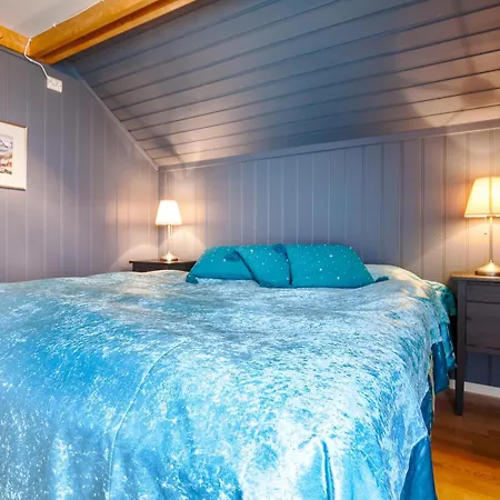 Modern Seahouse In With Stunning Views! 펜션 스볼베르