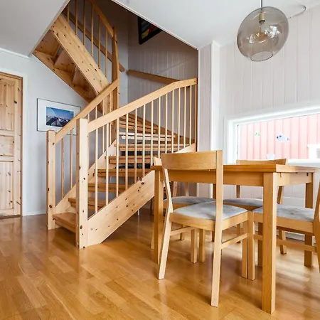 Modern Seahouse In With Stunning Views! 펜션 스볼베르